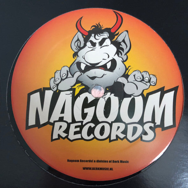 DJ Gizzy vs. The Hooch (2) : Slaves (12")