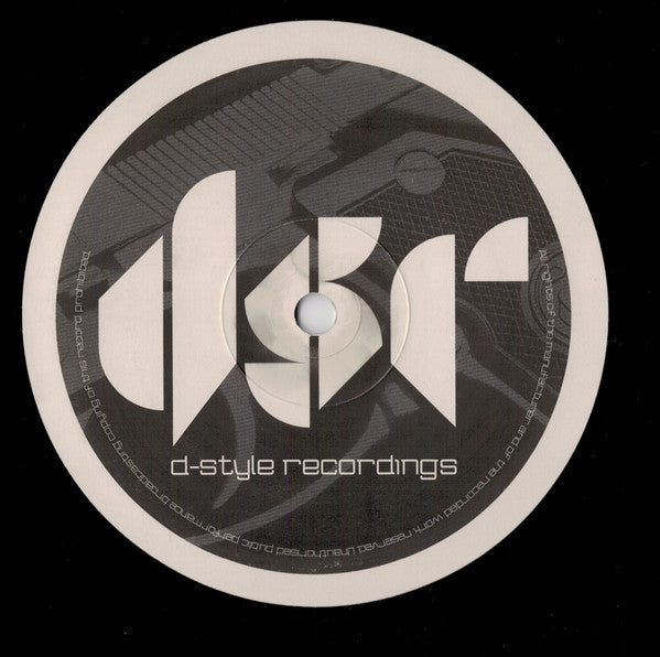 Distorted Minds : Ouch! (12")
